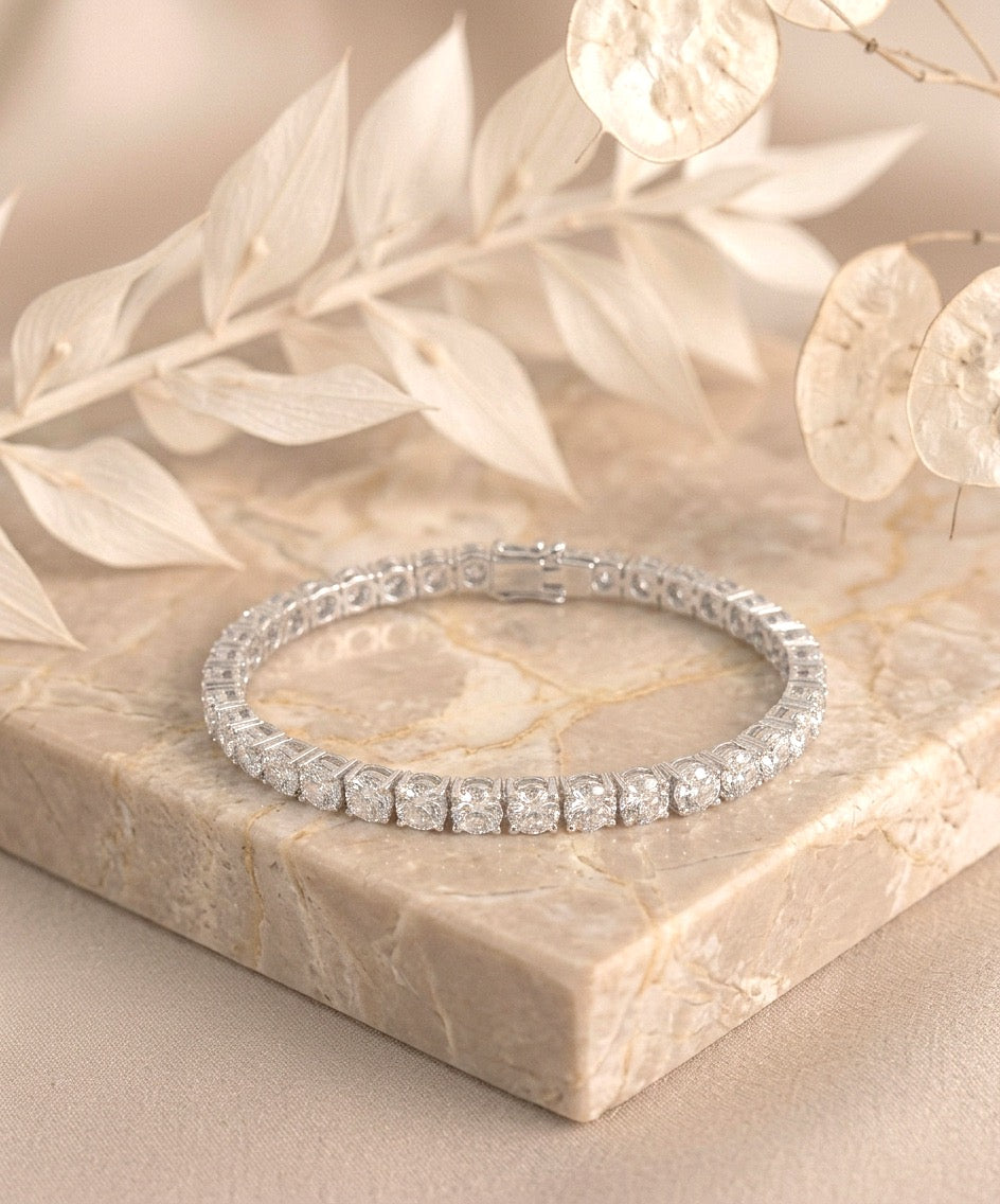 Round Shape White Gold Tennis Bracelet (0.1cts/ pcs)